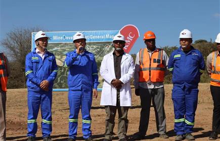 津巴布韦矿业部副部长兼国会议员 Kambamura到卡玛蒂维矿山考察